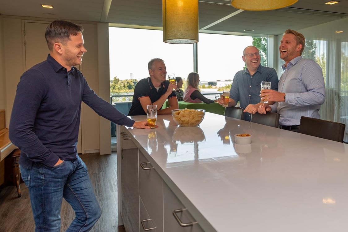 11 Isah - Gezellige VriMiBo op kantoor - Mats van Huijgevoort - André van der Veer - Jan-Pieter Vos
